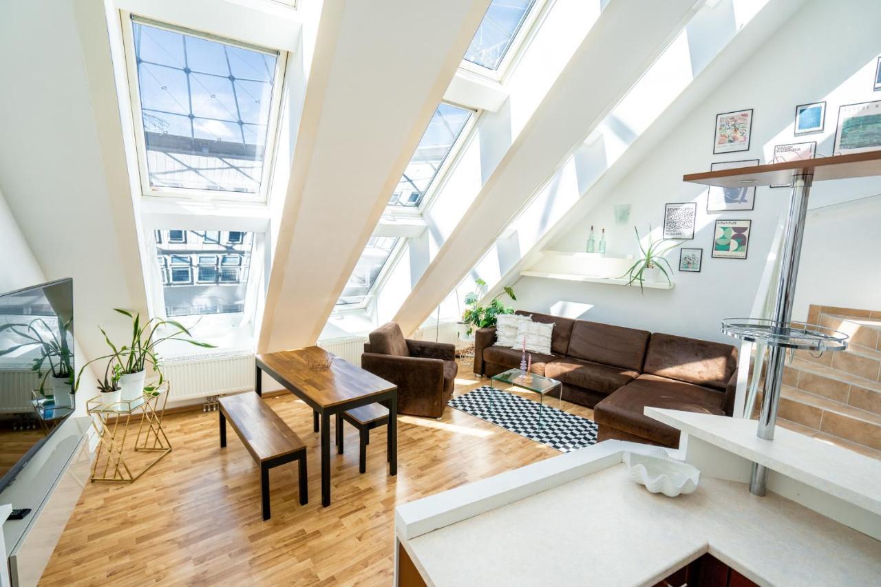 Unique Maisonette Apartment Gasometer 12Th Floor Bécs Kültér fotó
